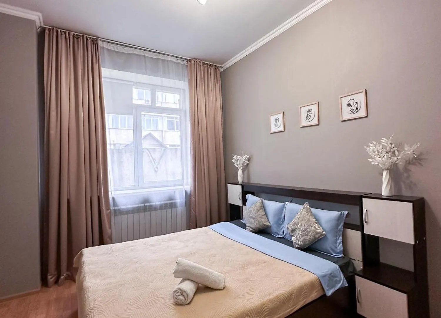 2-Комнатная Квартира В Спокойном Районе Almaty Apartment