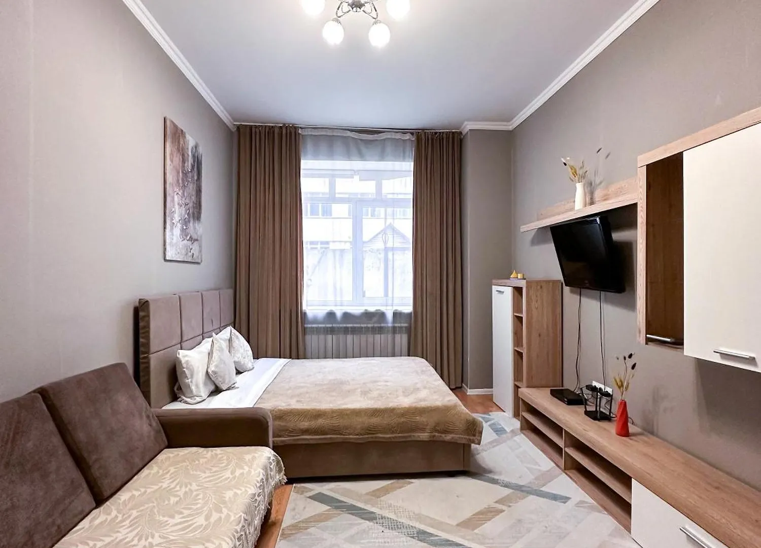 Apartment 2-Комнатная Квартира В Спокойном Районе Almaty